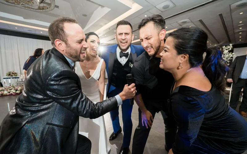 10 Tips For Choosing The Perfect Wedding DJ